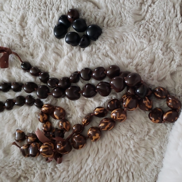 Hawaiian Kukui Nut Lei Necklaces - Picture 1 of 5